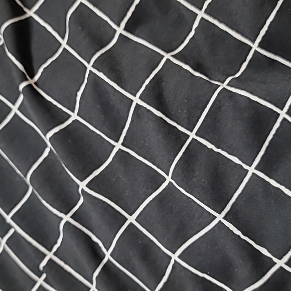 🆕️ LuLaRoe "LYNNAE" top 3XL New With Tags *Firm* black and white plaid - Picture 3 of 9